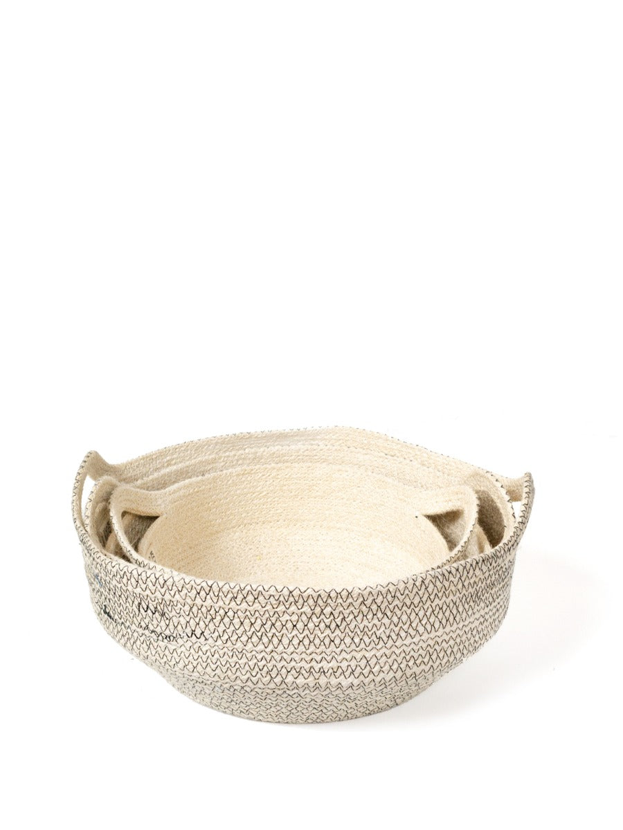 Amari Fruit Bowl - Black - Chickadees Wooden Toys