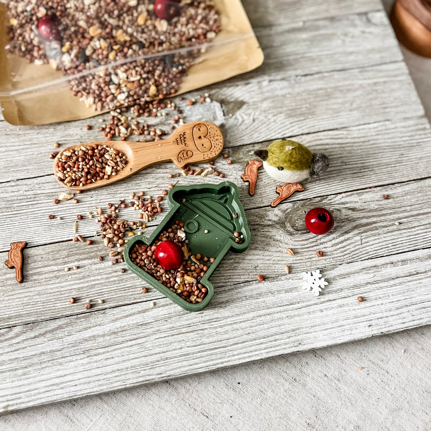 Backyard Birds - Sensory Bin In A Bag - Chickadees Wooden Toys