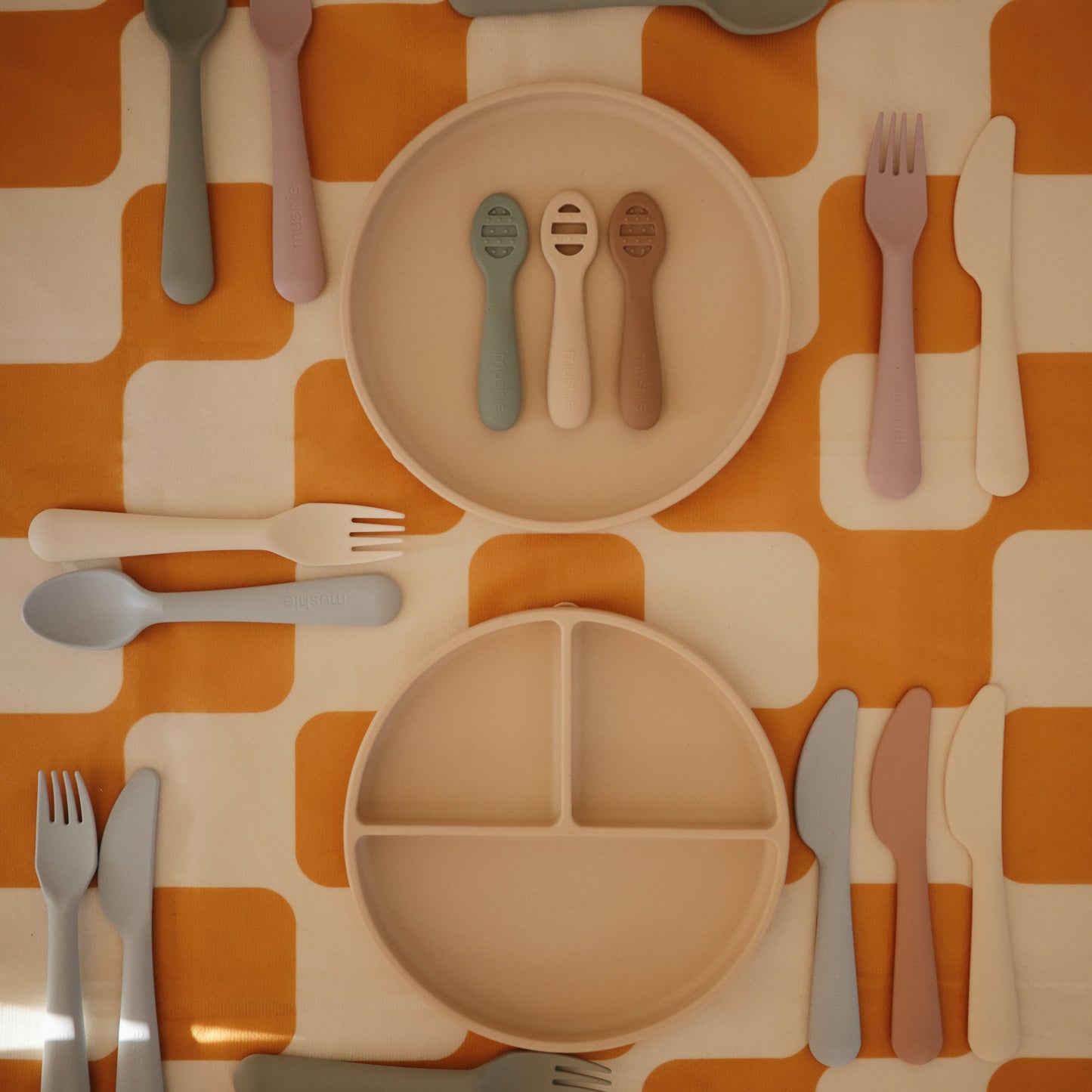 Classic Silicone Suction Plate - Chickadees Wooden Toys
