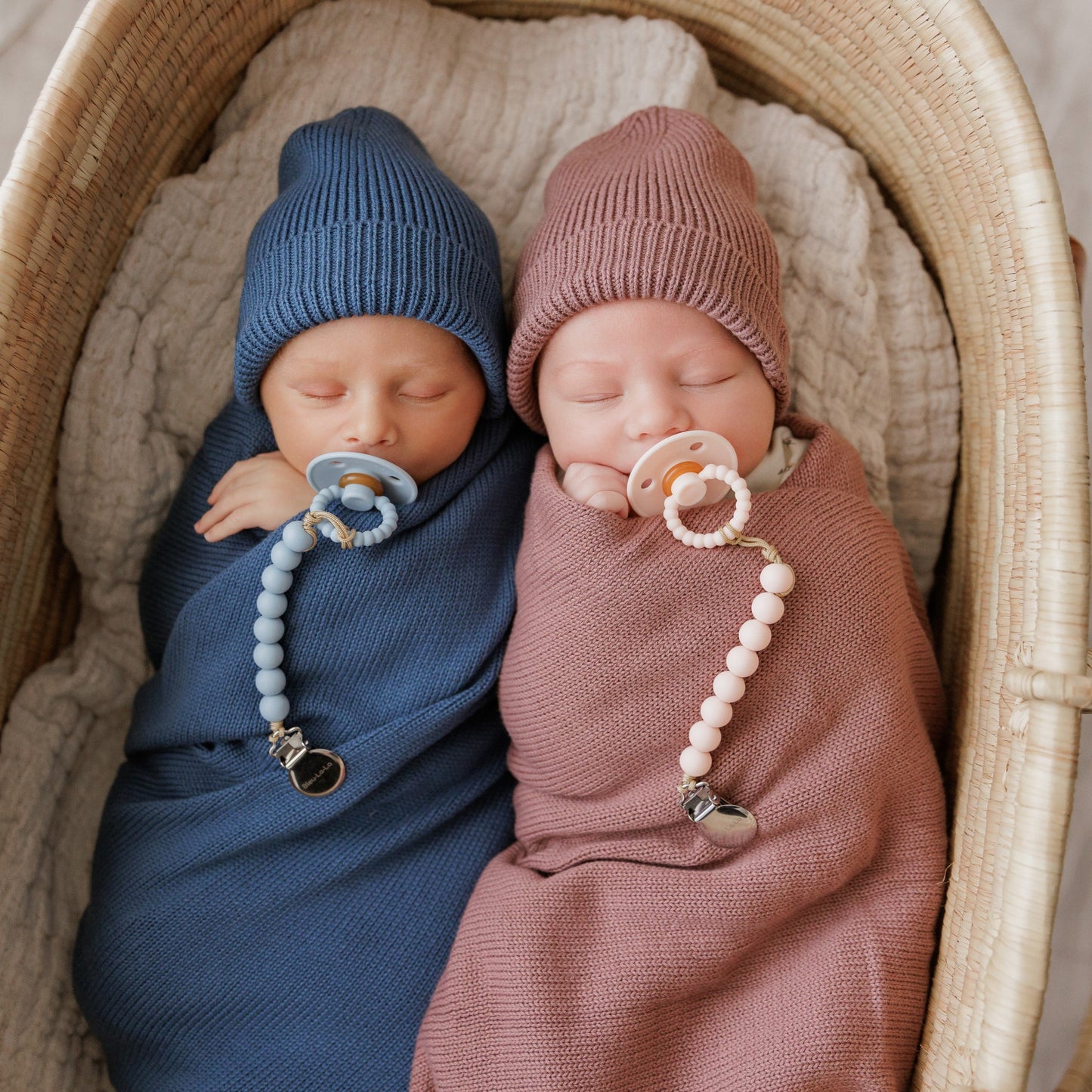 Luxe Collection 100% Organic Cotton Luxury Knit Baby Blanket + Hat Set with Gift Box - Chickadees Wooden Toys