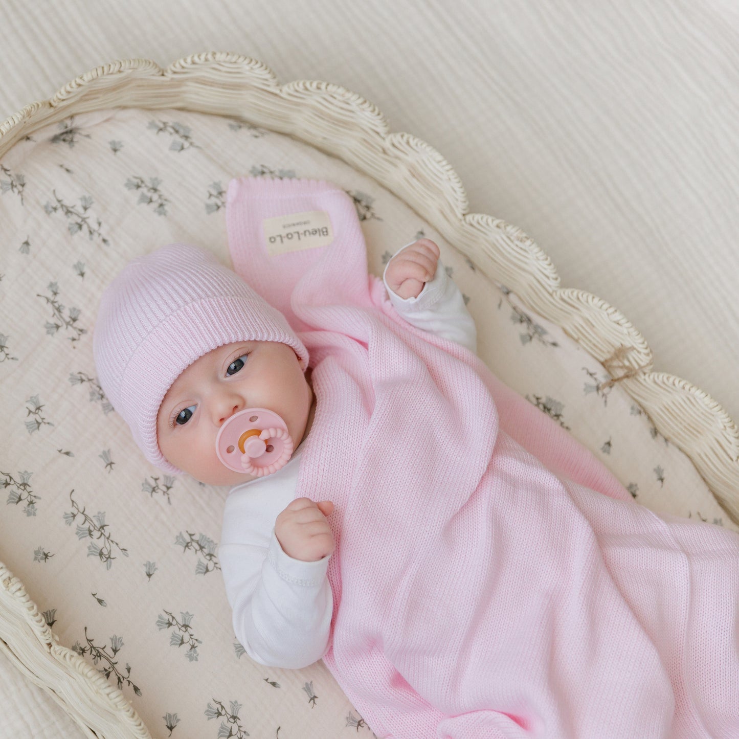 Luxe Collection 100% Organic Cotton Luxury Knit Baby Blanket + Hat Set with Gift Box - Chickadees Wooden Toys