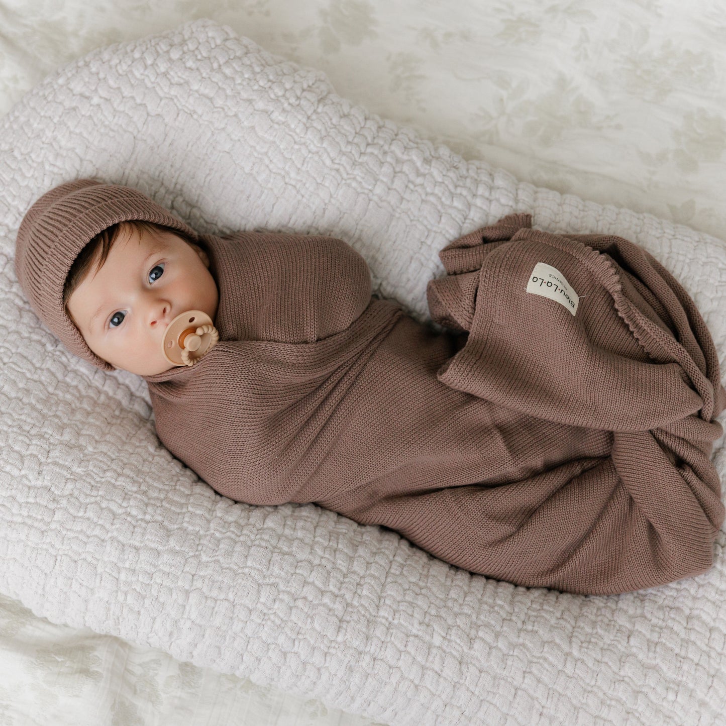 Luxe Collection 100% Organic Cotton Luxury Knit Baby Blanket + Hat Set with Gift Box - Chickadees Wooden Toys