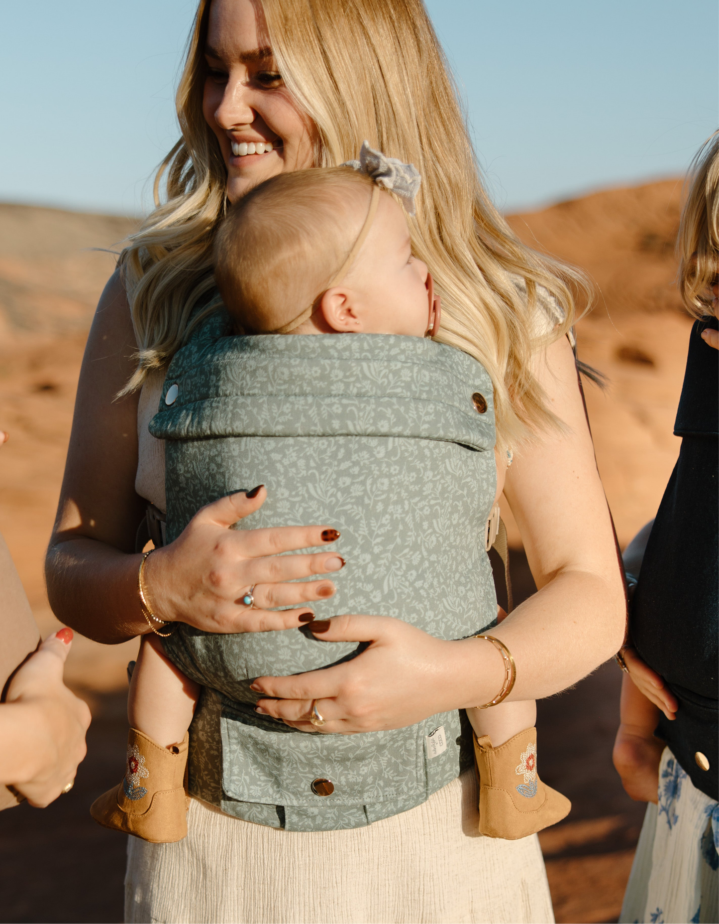 Monroe x Coco Bloom – Neutral Cotton Baby Carrier (7–35 lbs) - Chickadees Wooden Toys