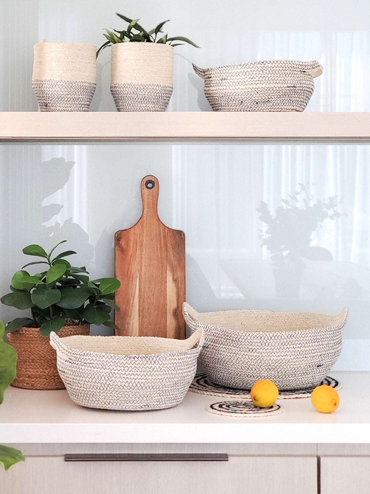 Amari Fruit Bowl - Black - Chickadees Wooden Toys