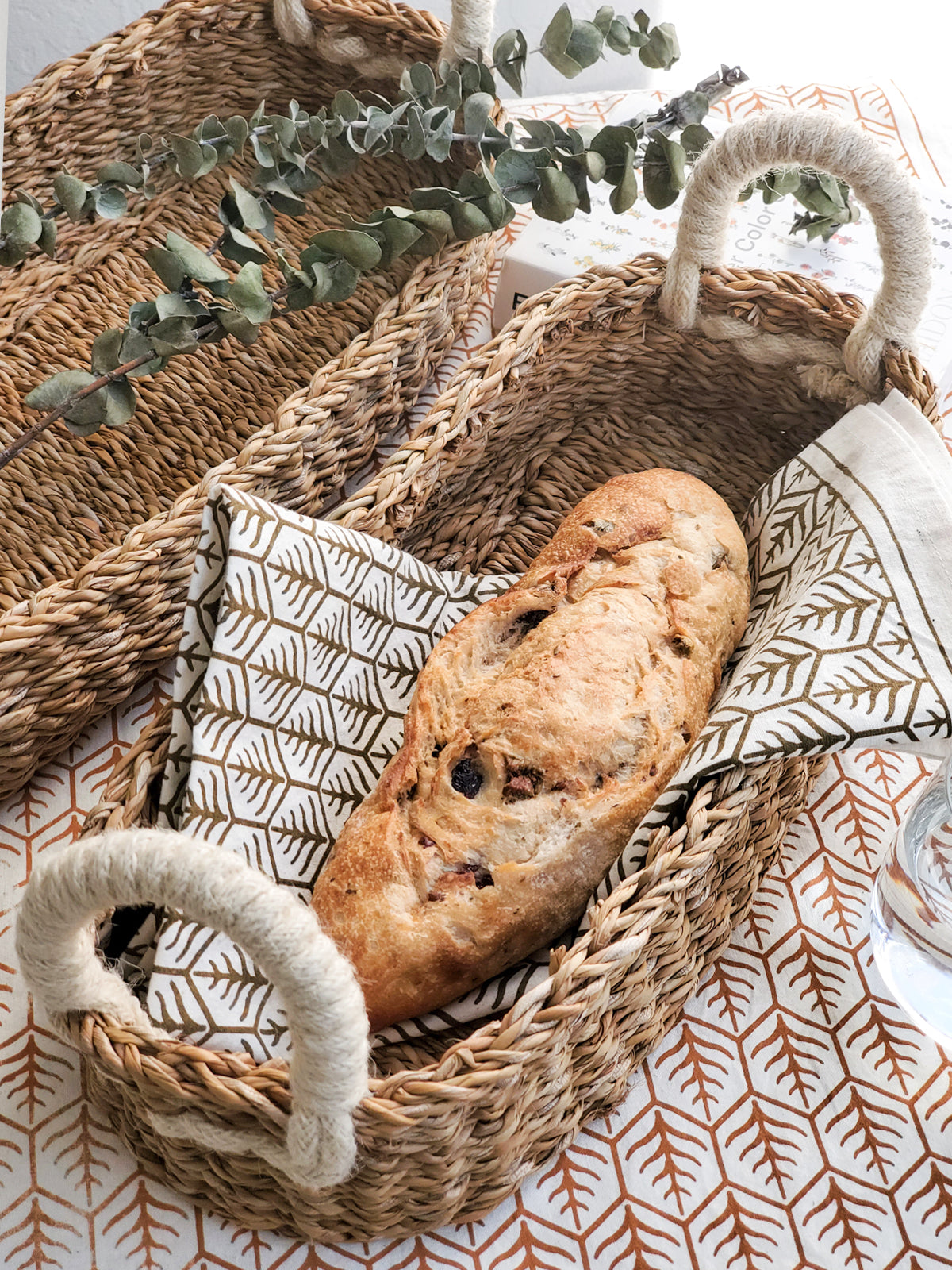 Savar Bread Basket with White Handle - Chickadees Wooden Toys