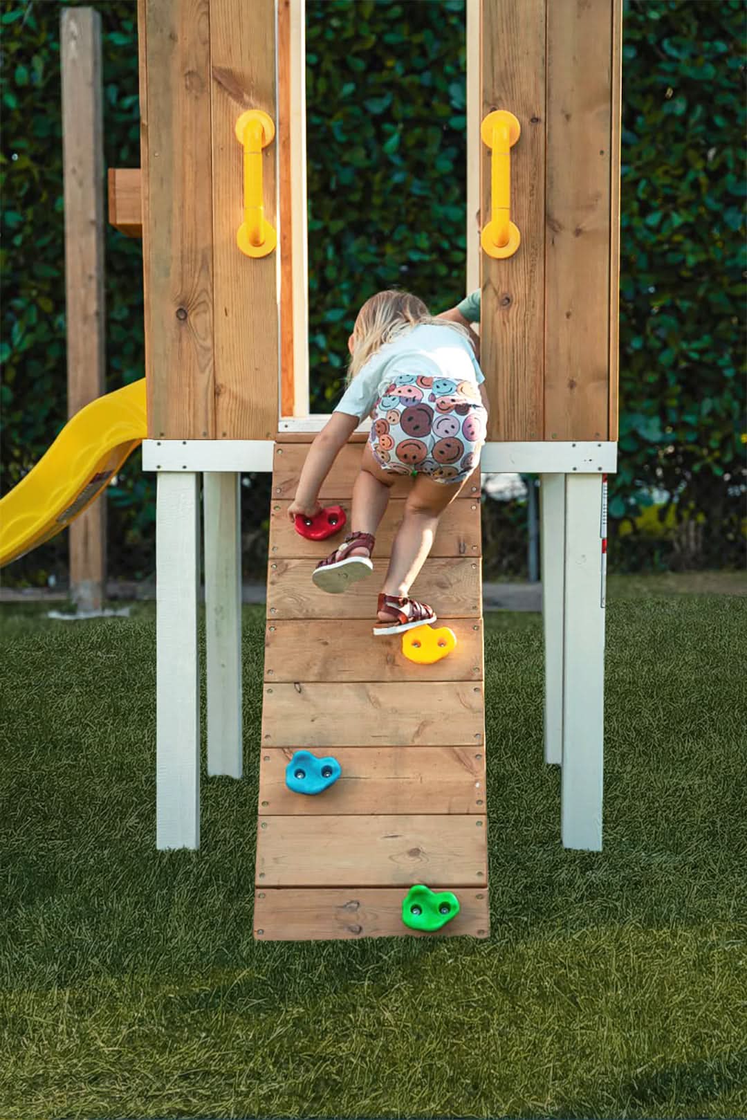 Forest - Modern Backyard Outdoor Swing Set 2 Swings And Trapeze Bar - Chickadees Wooden Toys