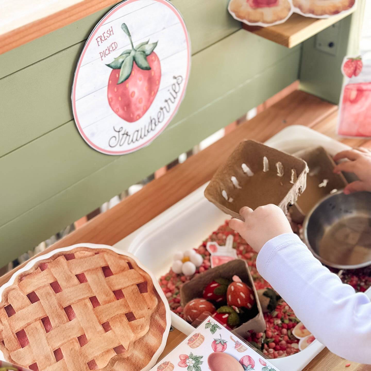 Strawberry Market Pretend Play - Chickadees Wooden Toys