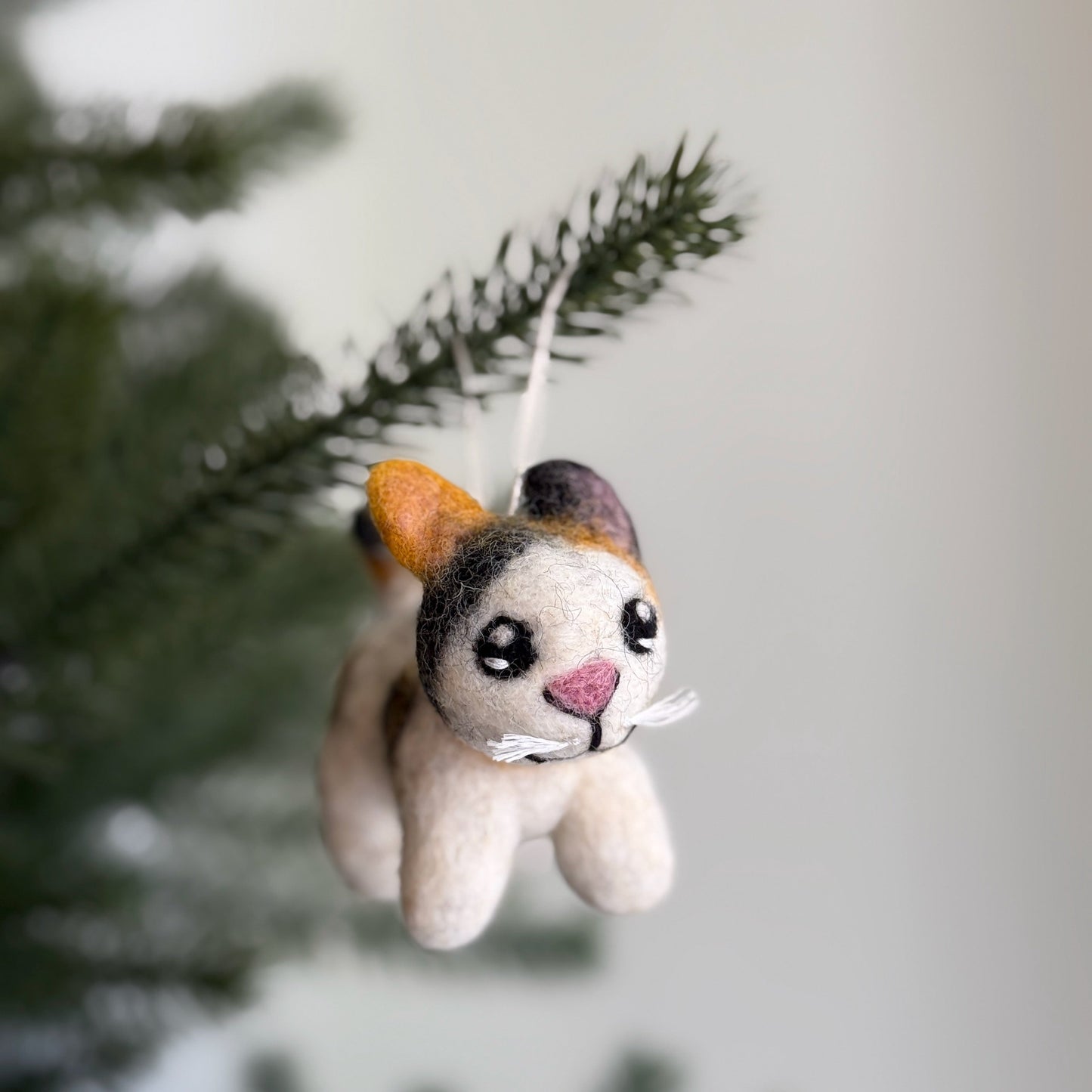 Felt Cat Ornament – Calico, Gray Tabby & Tuxedo 😺✨ - Chickadees Wooden Toys