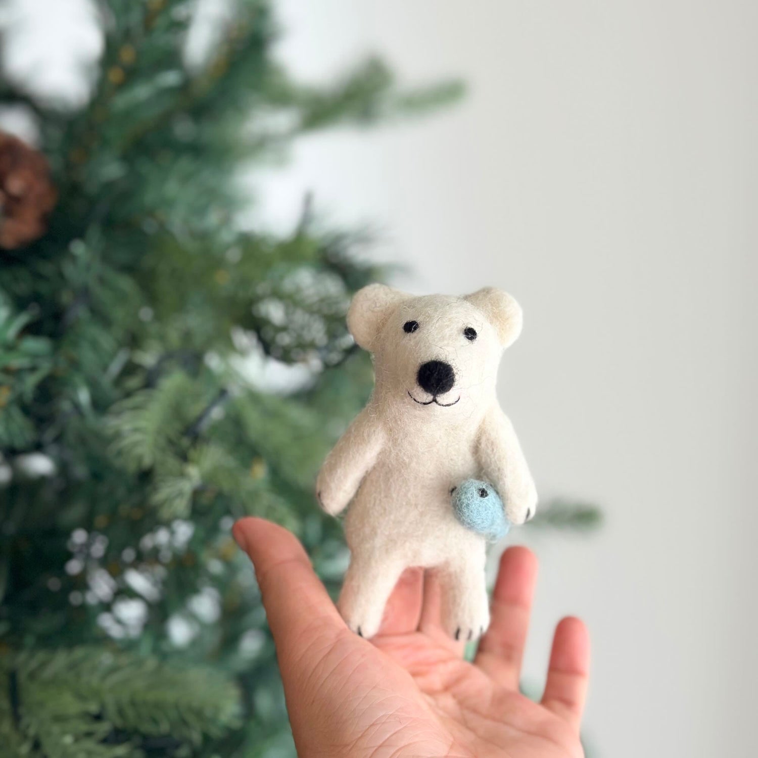 Finger Puppet: Polar Bear Catching a Fish - Chickadees Wooden Toys