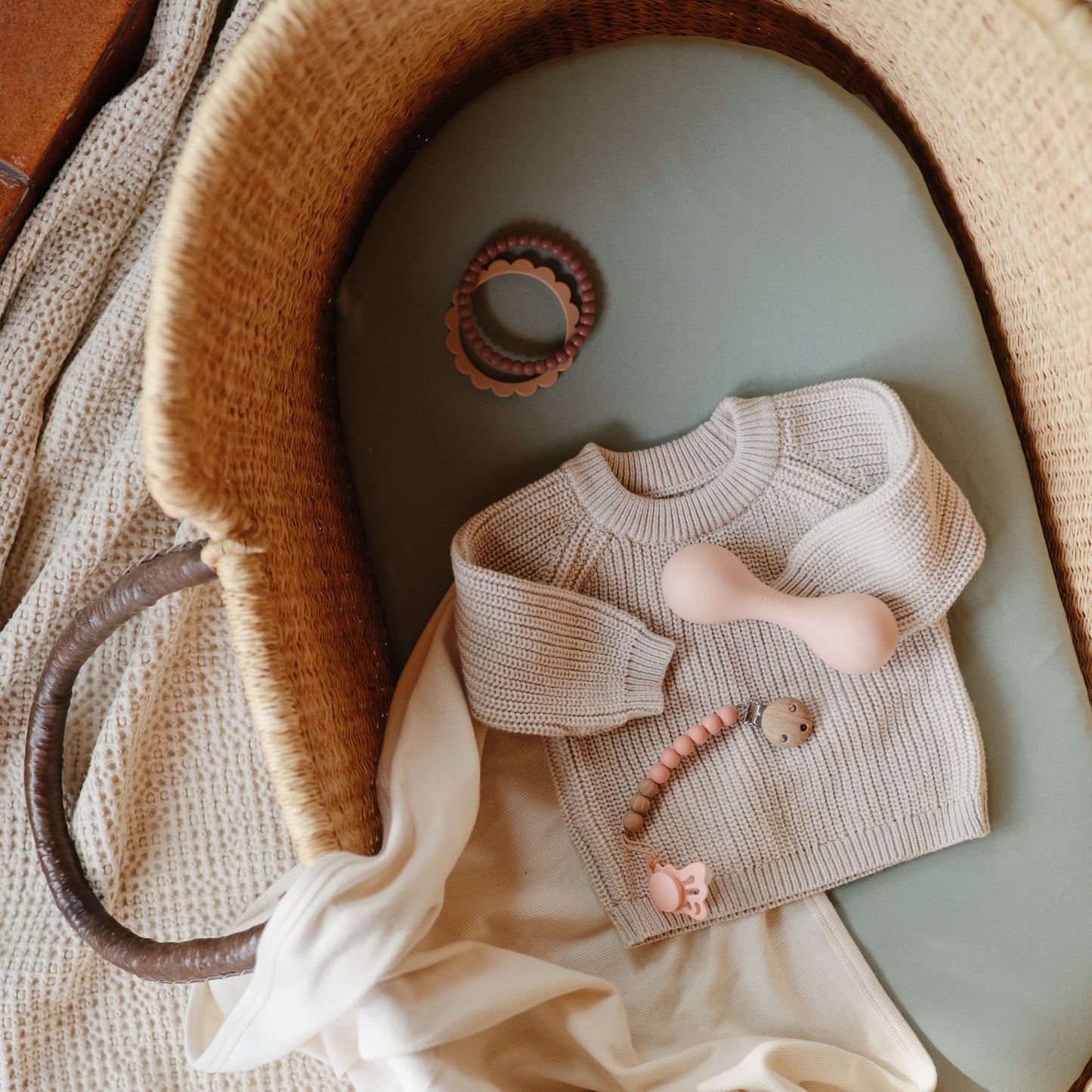 Stretchy Bassinet Sheet - Chickadees Wooden Toys