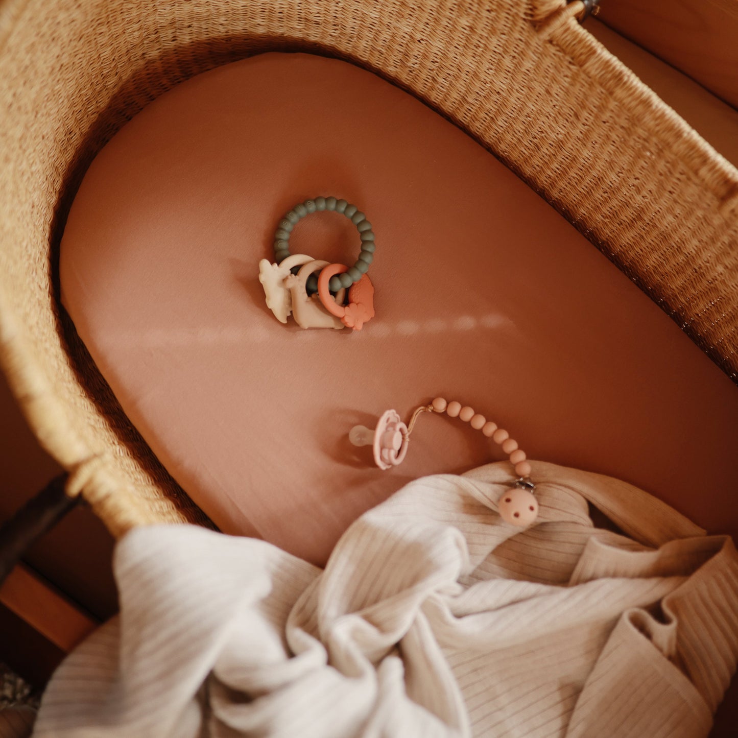 Stretchy Bassinet Sheet - Chickadees Wooden Toys