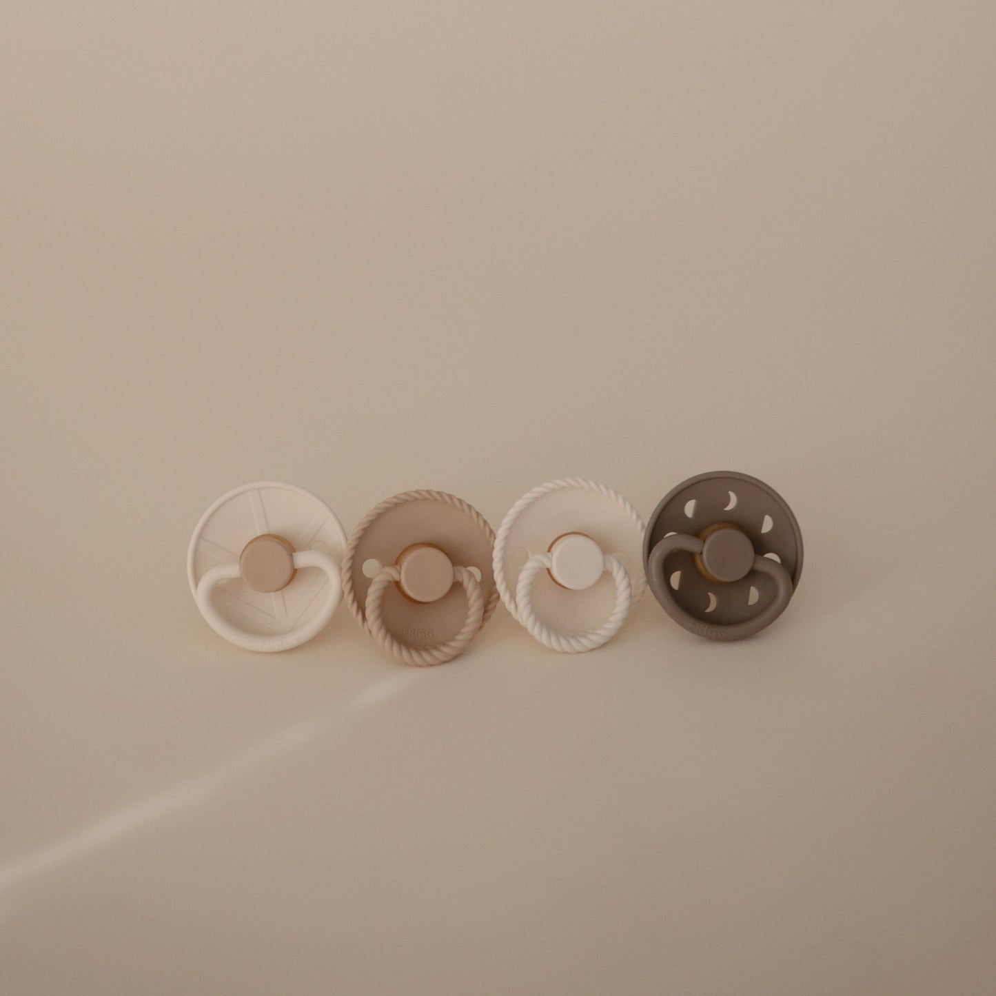 FRIGG Natural Rubber Pacifier 4-Pack - Chickadees Wooden Toys