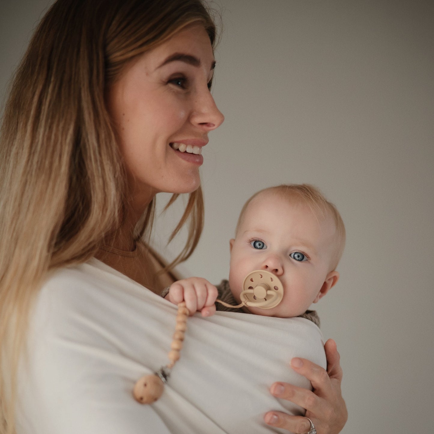 FRIGG Moon Natural Rubber Pacifier 2-Pack - Chickadees Wooden Toys