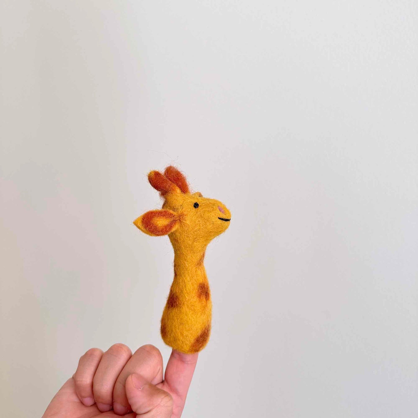 Giraffe Finger Puppet - Chickadees Wooden Toys