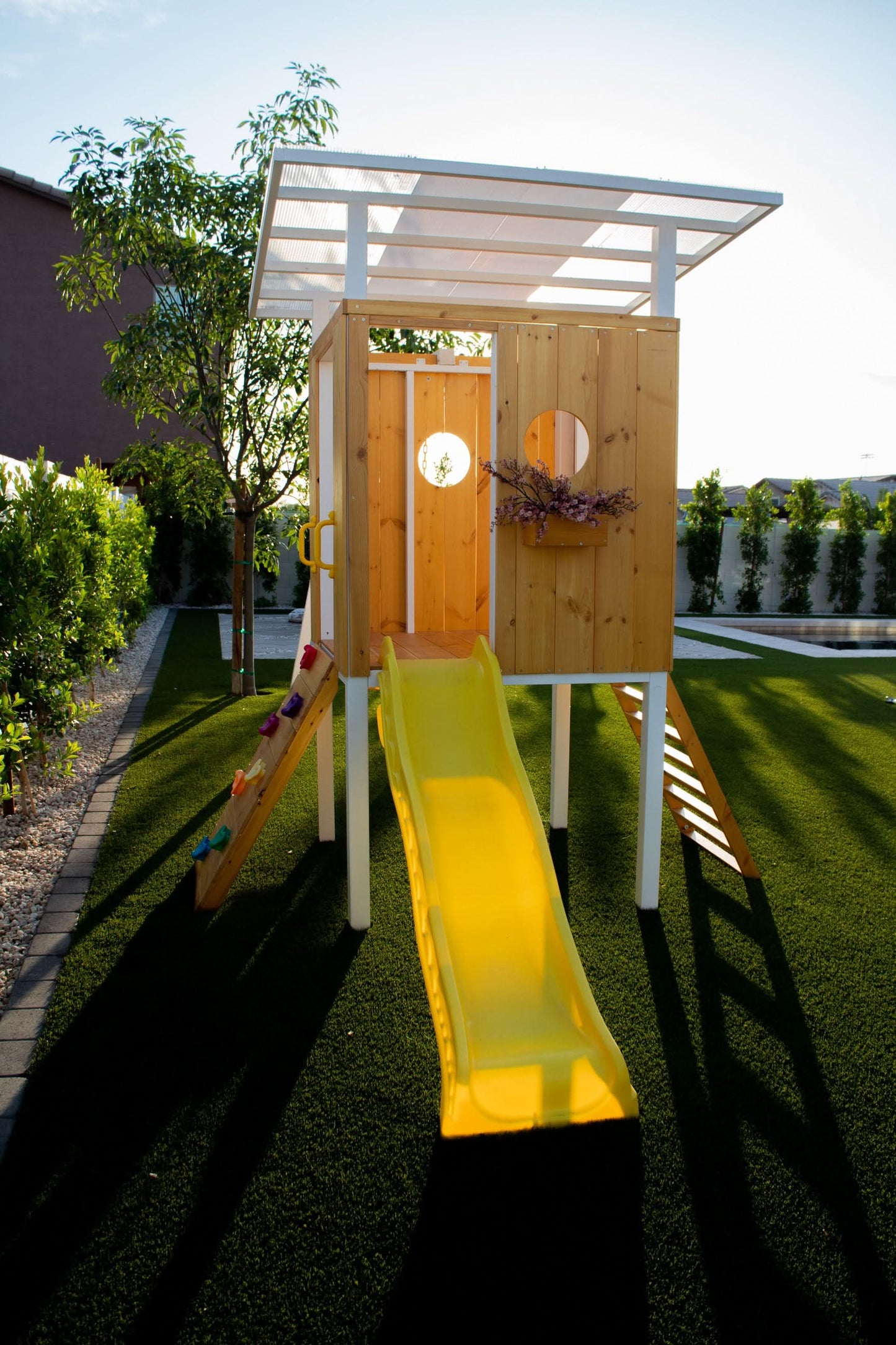 Forest - Modern Backyard Outdoor Swing Set 2 Swings And Trapeze Bar - Chickadees Wooden Toys
