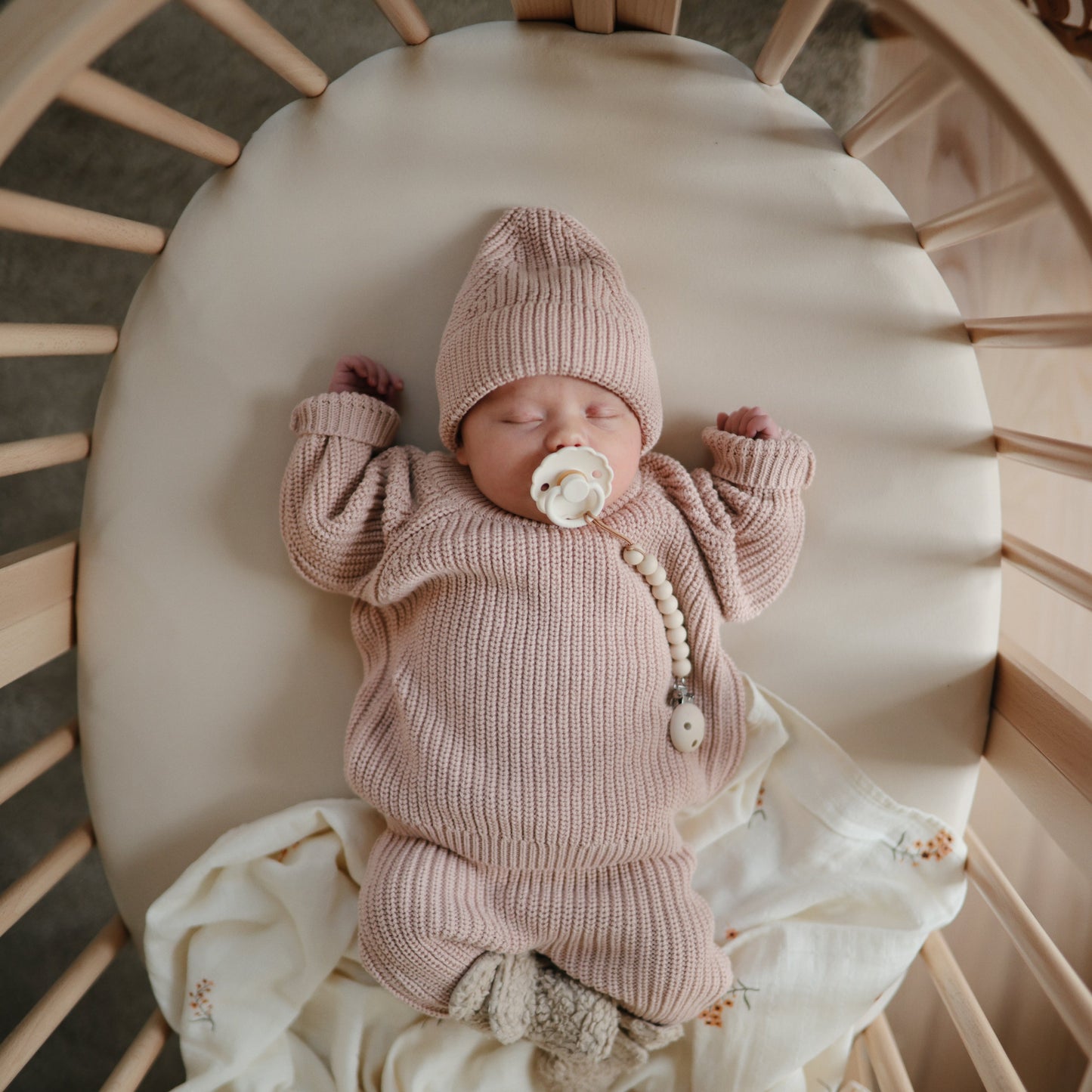 Stretchy Bassinet Sheet - Chickadees Wooden Toys