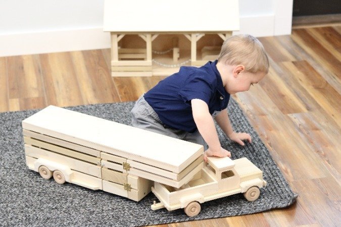 Amish-Made Wooden Toy Pickup and Gooseneck Trailer Set - Chickadees Wooden Toys