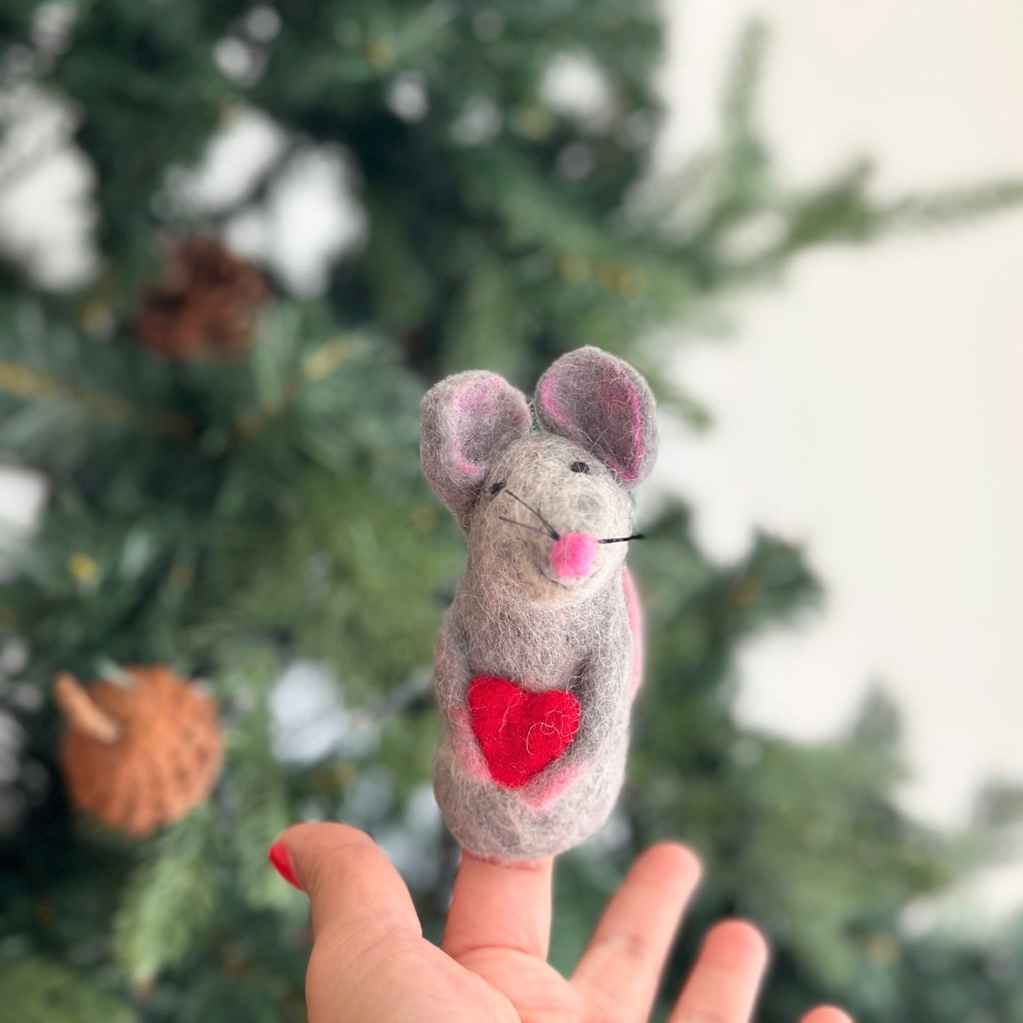 Mouse Holding a Heart Finger Puppet - Chickadees Wooden Toys