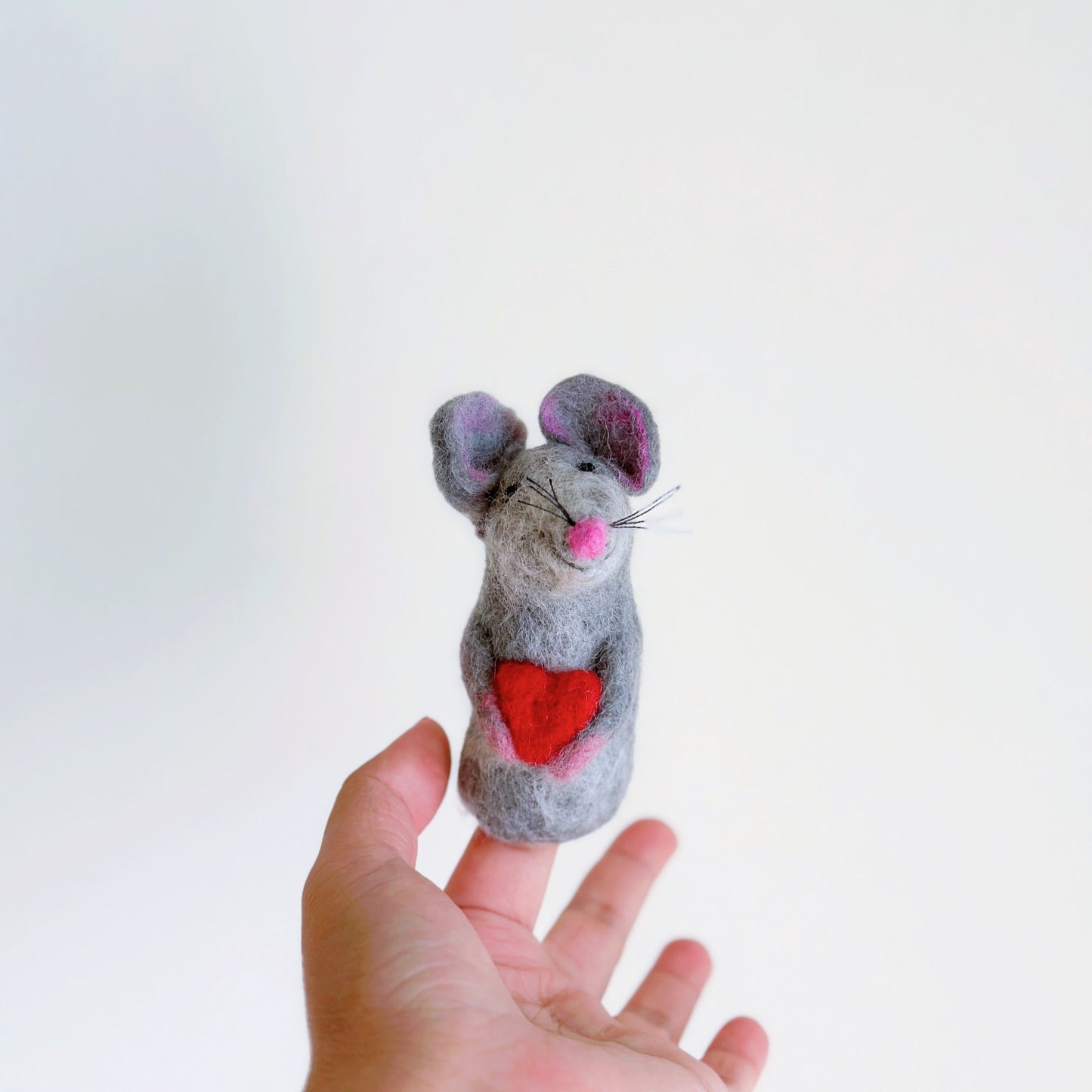 Mouse Holding a Heart Finger Puppet - Chickadees Wooden Toys
