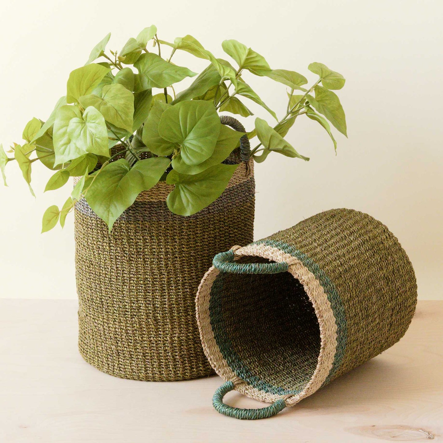 Olive Baskets with Handle, set of 2 - Natural Baskets | LIKHÂ - Chickadees Wooden Toys