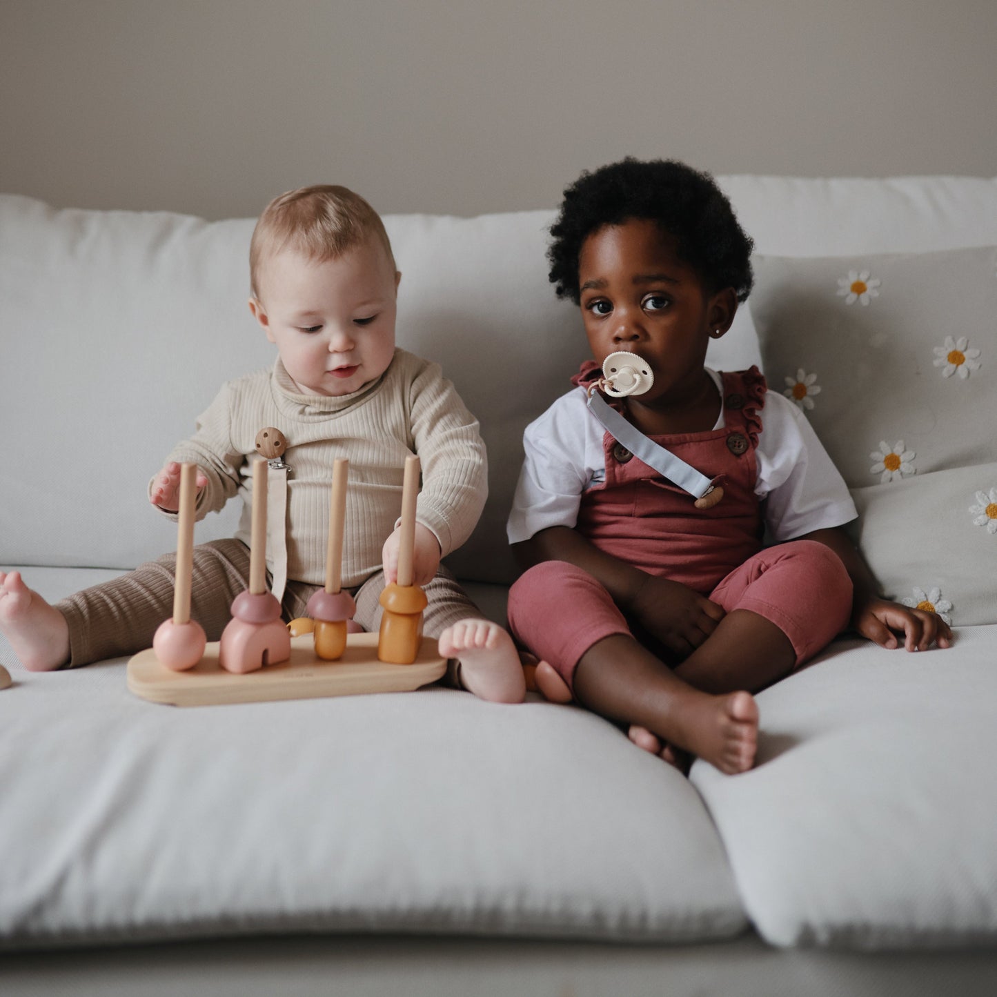FRIGG Natural Rubber Pacifier 4-Pack - Chickadees Wooden Toys