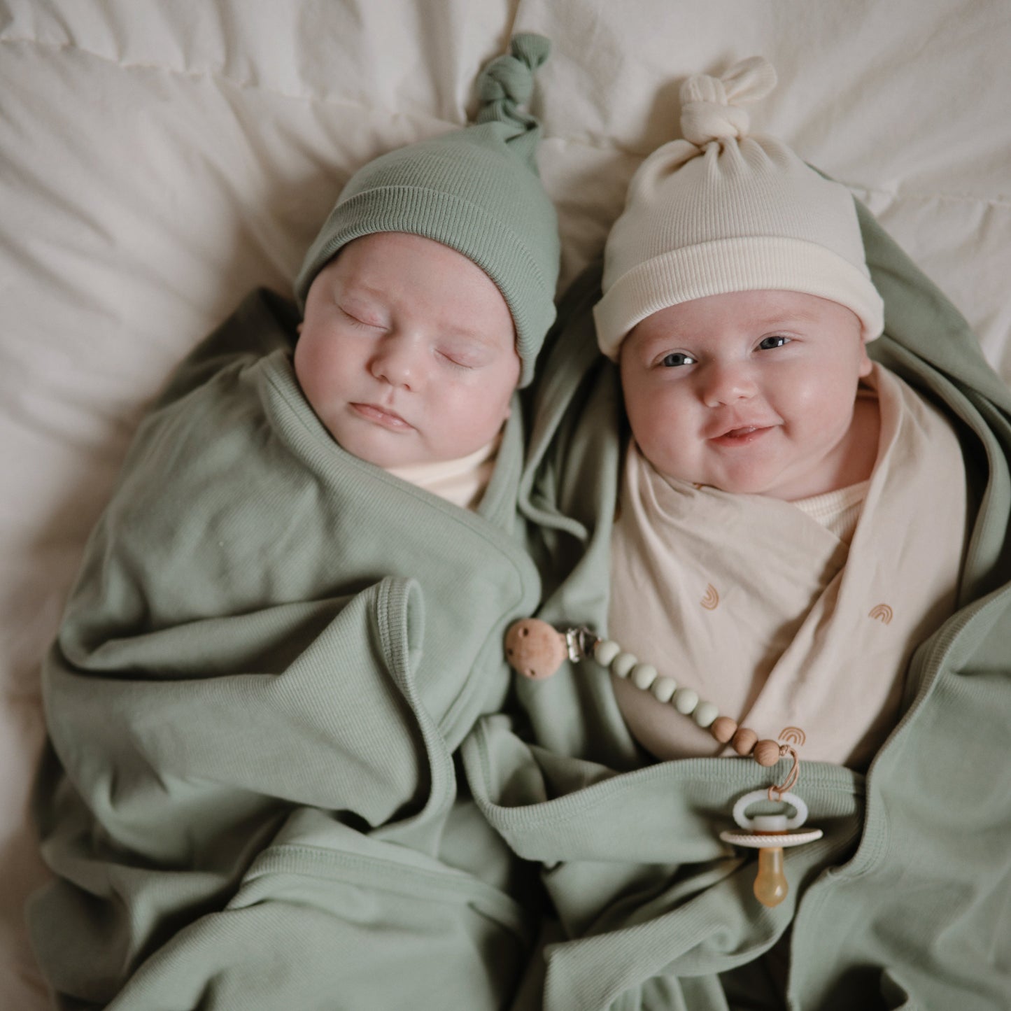 Ribbed Knotted Baby Gown + Beanie Set - Chickadees Wooden Toys