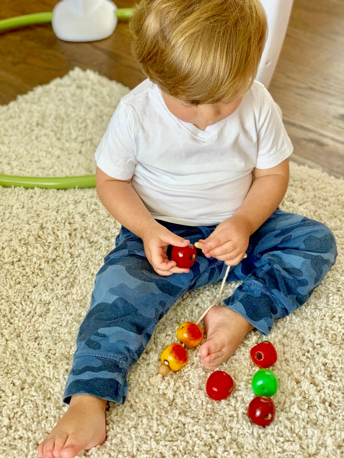 Wooden Apples 4 sorts Lacing Toy