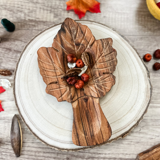 Acacia Wood Maple Leaf Tray