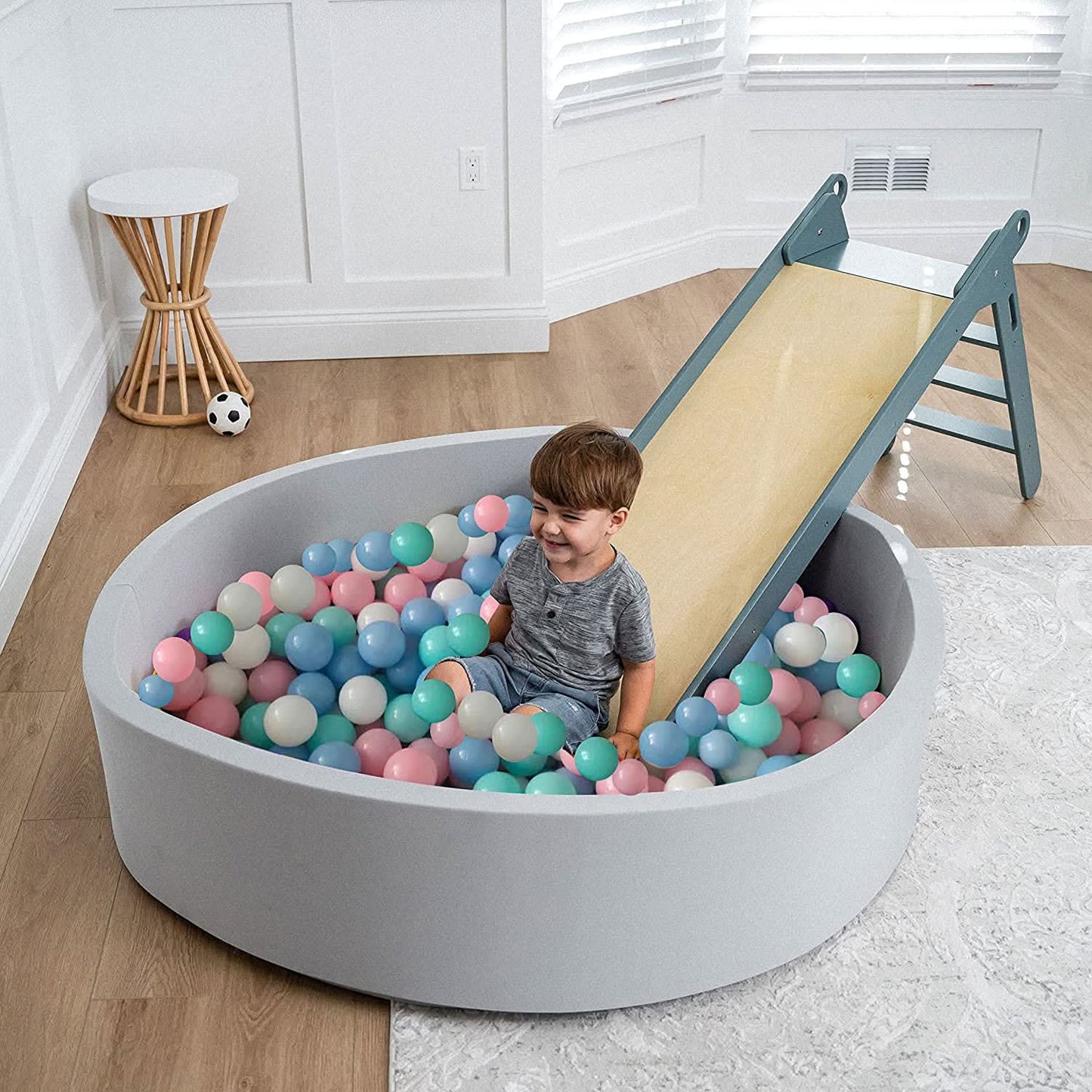 Large Foam Ball Pit with 400 Balls - Climber Not Included - Chickadees Wooden Toys