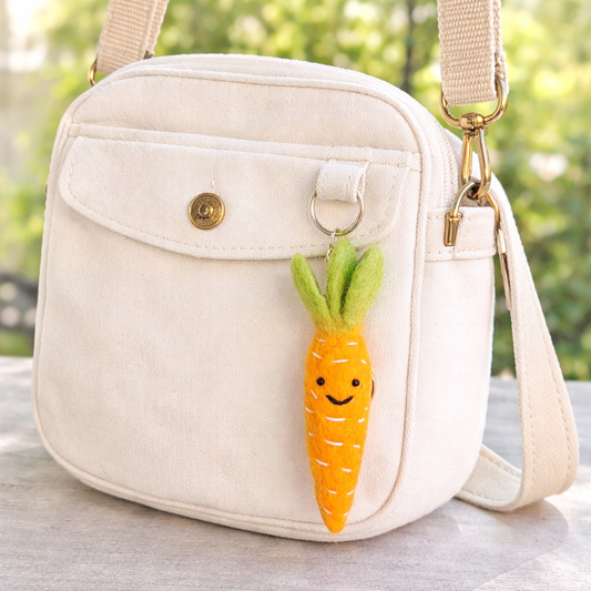 Felt Veggie Keychain - Happy Carrot