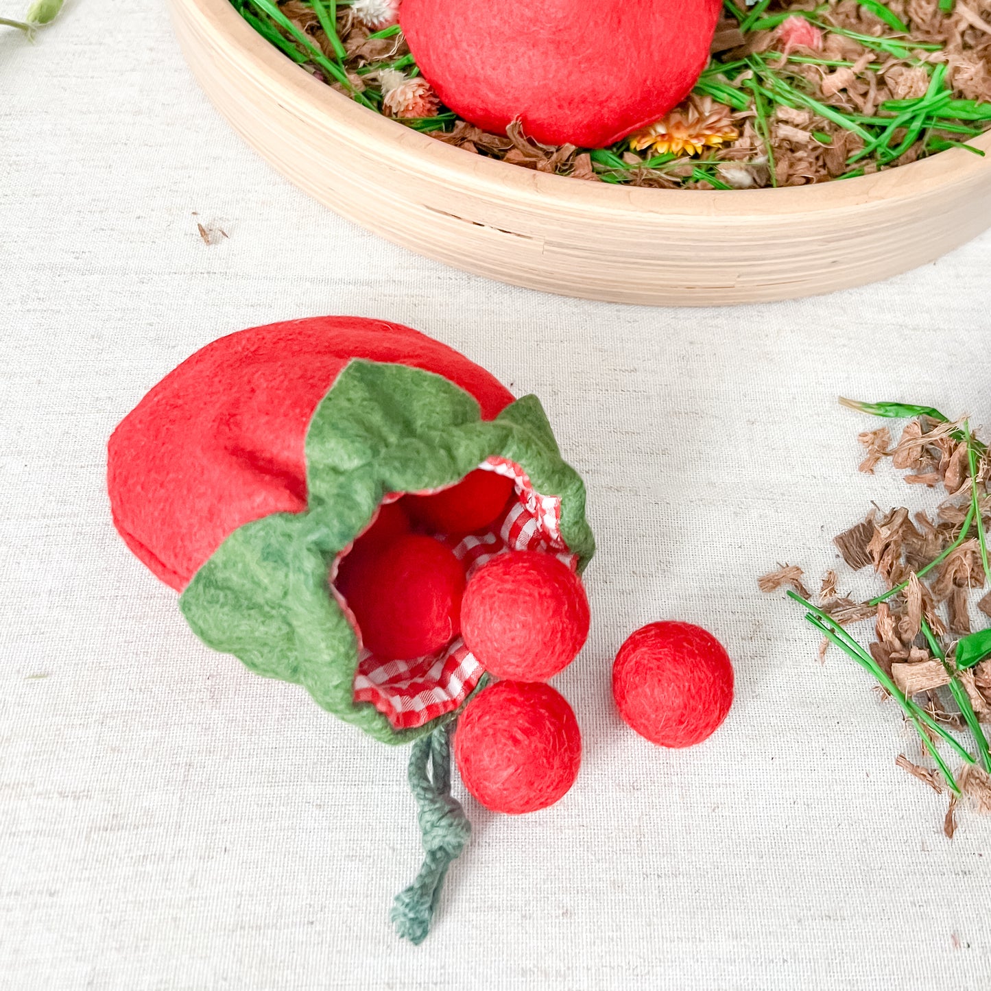 Tomato Pouch - Chickadees Wooden Toys