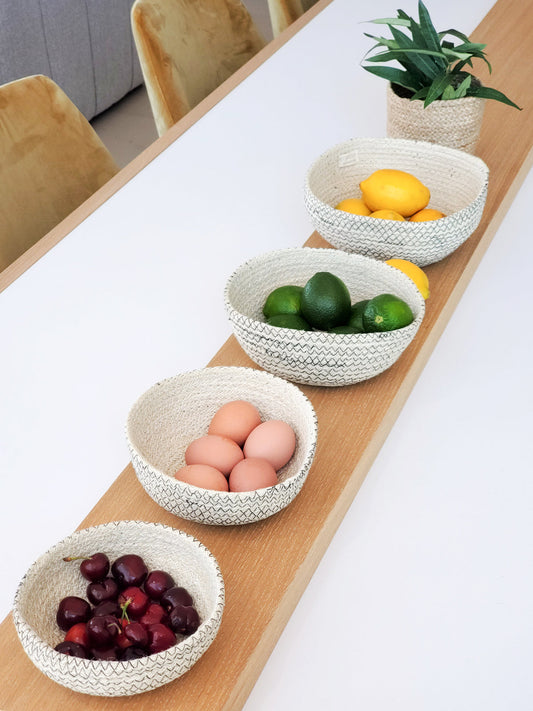 Amari Round Bowl - Black (Set of 4) - Chickadees Wooden Toys