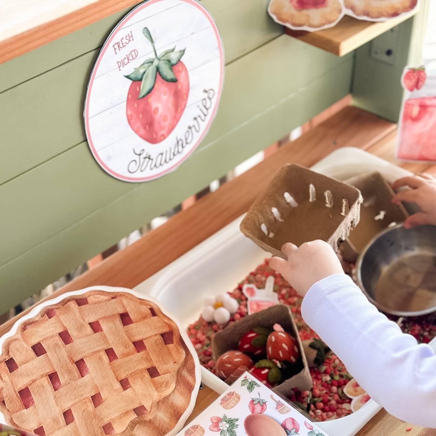 Strawberry Market Pretend Play