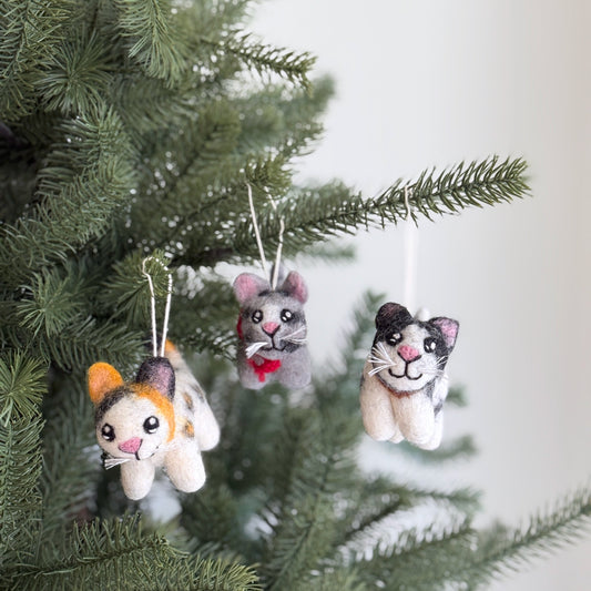 Felt Cat Ornament – Calico, Gray Tabby & Tuxedo 😺✨ - Chickadees Wooden Toys