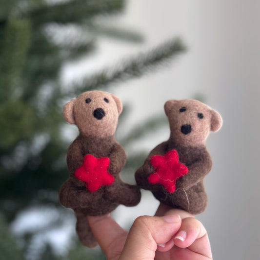 Sea Otter With Sea Star Finger Puppet - Chickadees Wooden Toys